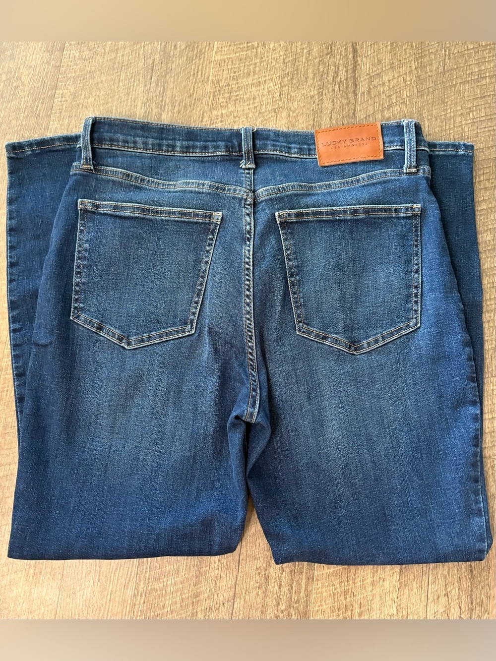 Lucky Brand Jeans - Picture 3 of 4